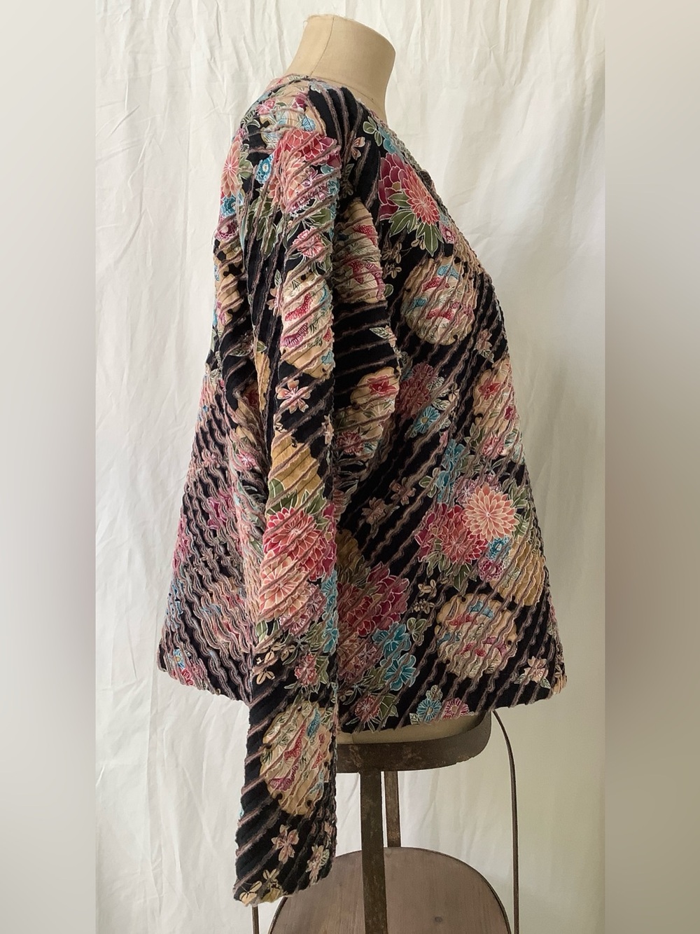 Handmade Jacket-Ruffle Texture-Black Multicolor Floral Pattern-L/XL-Unique!! - Picture 4 of 8